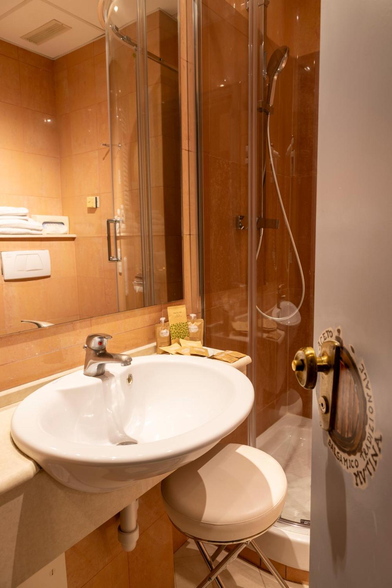 Hotel Terme Salvarola Sassuolo Eksteriør billede